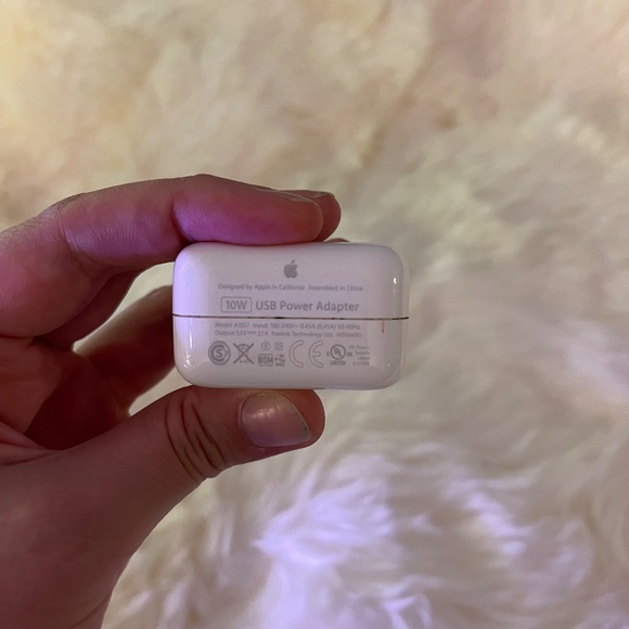 Apple 10W power adapter USB C - Picture 3 of 3